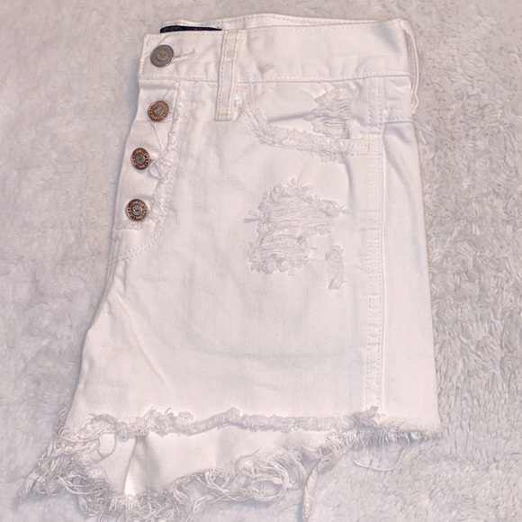 Hollister Pants - white high waisted shorts